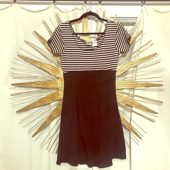 Dress - Picture 1 of 1